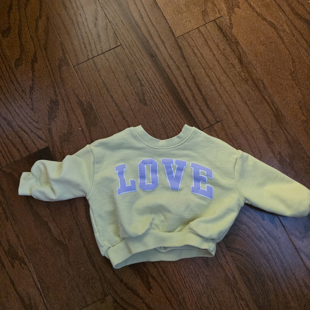 Kids Light Green 'LOVE' Sweatshirt - Brand Unspecified